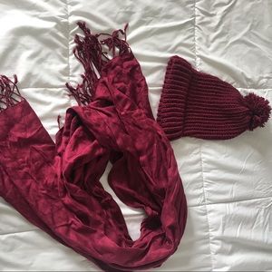 Matching scarf & Beenie set.